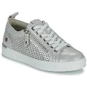Lage Sneakers Xti 142490