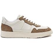 Sneakers National Standard -