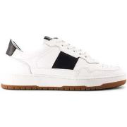 Sneakers National Standard -