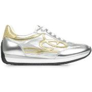 Sneakers Guess Skroll 2