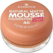 Foundations en Concealers Essence Natural Matte Mousse Foundation - 40