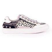 Sneakers Rock Away -