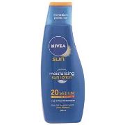 Zonverzorging Nivea Zonnebrandmelk Beschermt Hydrateert - SPF20