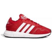 Lage Sneakers adidas Swift Run X C