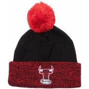 Muts Mitchell And Ness Two Tone Pom Beanie Hwc Chicago Bulls