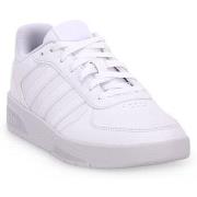 Lage Sneakers adidas Courtbeat
