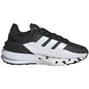Lage Sneakers adidas Chaussures Avryn_X confort et performance