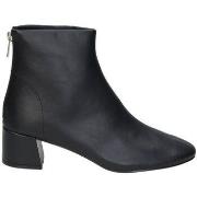 Enkellaarzen Corina M5870