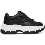 Lage Sneakers Guess FLFBRT ELE12