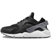 Baskets basses Nike AIR HUARACHE RUN J22