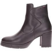 Boots CallagHan -