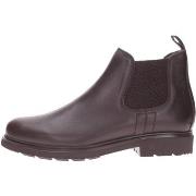 Boots CallagHan -