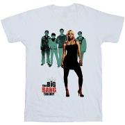 T-shirt The Big Bang Theory Penny Standing