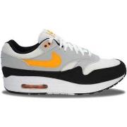 Baskets basses Nike Air Max 1 White University Gold