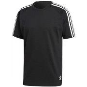 T-shirt adidas CW5058