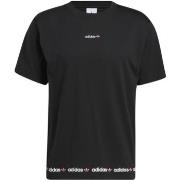 T-shirt adidas GN7126