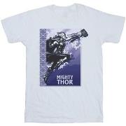 T-shirt Marvel Love And Thunder Mighty