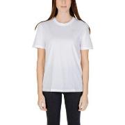 T-shirt Calvin Klein Jeans EMBRO BADGE J20J223226