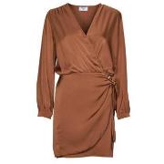 Robe courte Betty London SAVYNA