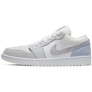 Baskets Nike Air Jordan 1 Low Sky Grey Paris