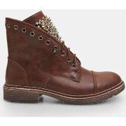 Boots Bata Boots pour femme avec clous Famme