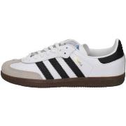 Baskets adidas IE3677