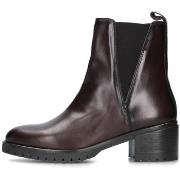 Boots CallagHan -