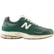 Baskets New Balance 2002R