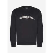 Pull Lyle &amp; Scott Established 1874 graphic crew neck sweatshirt - ...