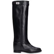 Bottes Via Roma 15 -