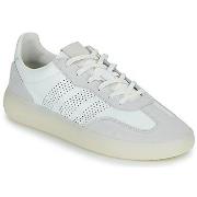 Baskets basses adidas BARREDA DECODE V2