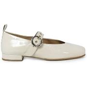 Chaussures Aplauso BAILARINA DE CHAROL BEIGE CON TACHUELAS 16083