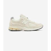 Baskets New Balance 2002R Off White