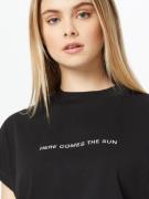 T-shirt 'Here Comes The Sun'