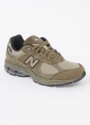 New Balance 2002 sneaker met suède en mesh details