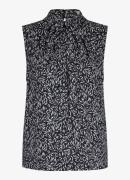 Studio Anneloes Lesia top met bladprint en sjaalkraag