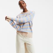 Trui met ronde hals en strepen in licht tricot