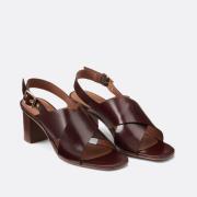 Sandalen van glad leer met hak