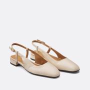 Ballerina's met een hakje in tweekleurig leer