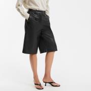 Bermuda met plooien in simili