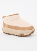 UGG Venture Daze Ultra Mini enkellaarsje van schapenvacht met suède de...