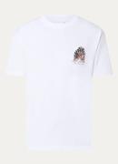 New Amsterdam Surf Association Buffet T-shirt met logo- en backprint