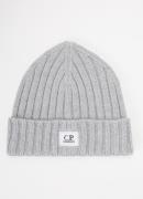 C.P. Company Grofgebreide muts van merino wol met logo
