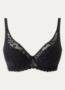 Chantelle Voorgevormde beugel bh met overlay van mesh