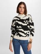 Pull col montant en fine maille