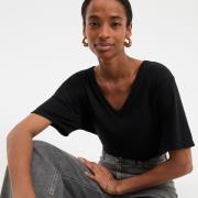 T-shirt col v manches courtes